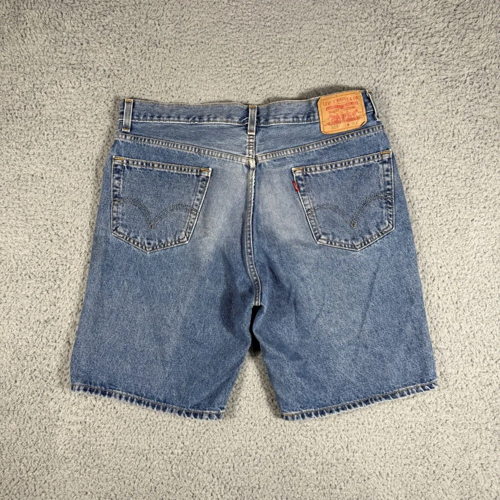 Levis preowned no